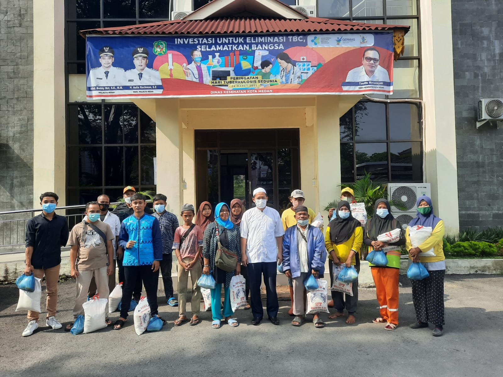 Dinas Kesehatan Kota Medan Santuni Anak Yatim dan Fakir Miskin Jelang Idul Fitri 1443 H