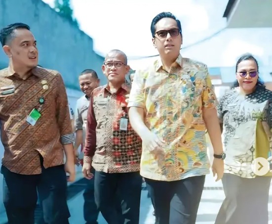 Wali Kota Medan, Rico Tri Putra Bayu Waas, menegaskan bahwa Pemerintah Kota Medan akan melakukan pembangunan ulang serta revitalisasi terhadap puluhan Puskesmas dan Puskesmas Pembantu di Kota Medan.